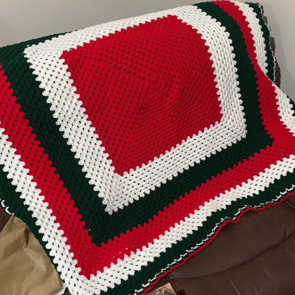 Handmade Crocheted Blanket 🪡🧶🧵 - Picture 7 of 7